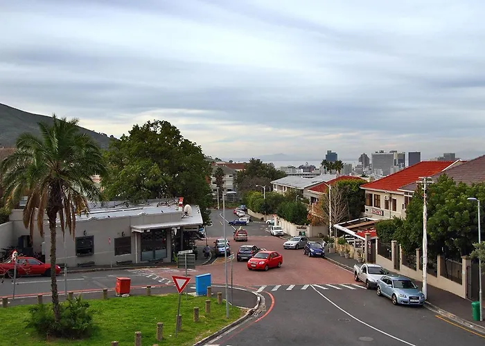 Cape Paradise Lodge And Apartments