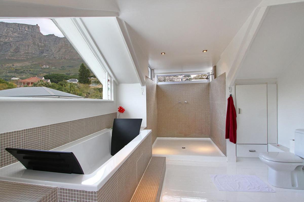 Cape Paradise Lodge And Apartments