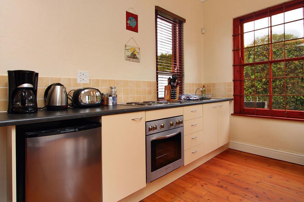 Cape Paradise Lodge And Apartments Guest house *