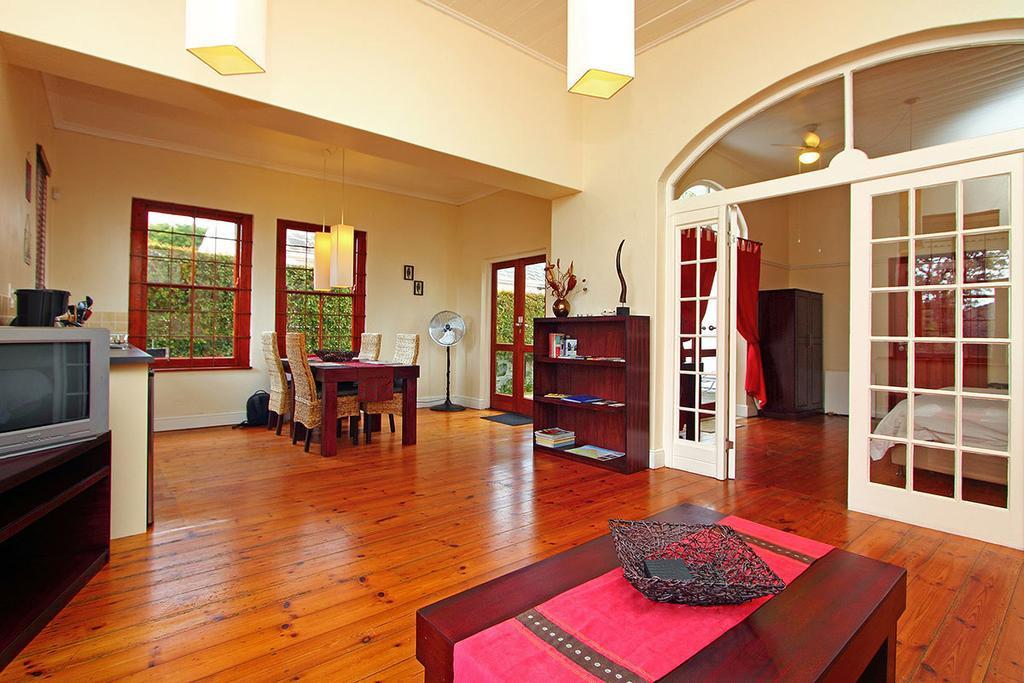 Guest house Cape Paradise Lodge And Apartments *